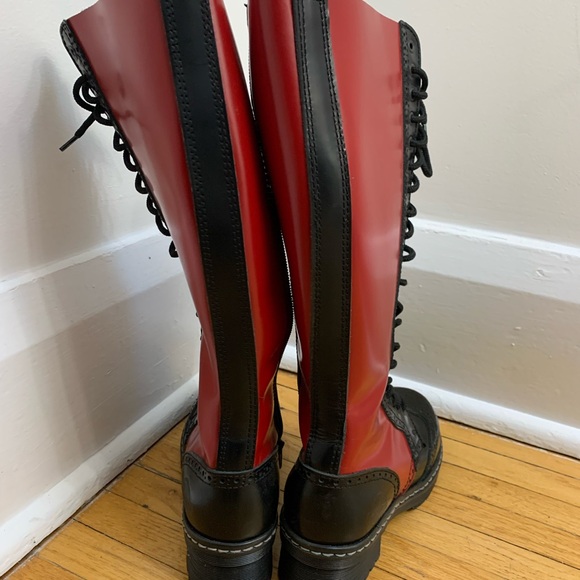 RARE 2 tone Nevermind boots. Tried on but never worn. Perfect condition - Picture 3 of 4